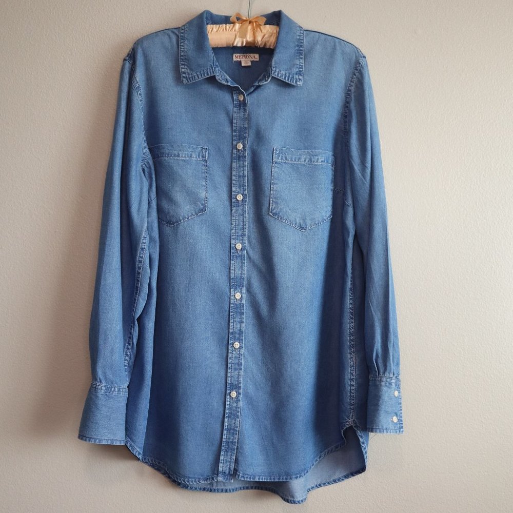 Merona 100% Lyocell Denim Long Sleeve Button Up Shirt with Collar Round Hem XL